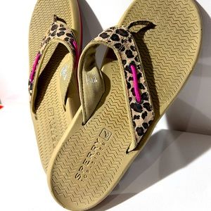 Sperry summer slippers size 6